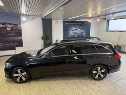 Obsidianschwarz metallic Gebraucht 2024 Mercedes C200 Avantgarde Kombi | 38.895 € (Fairer Preis)