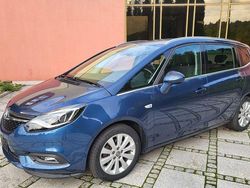 Blau Gebraucht 2016 Opel Zafira Innovation Van / Kleinbus | 10.700 € (Fairer Preis)