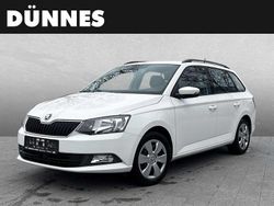 Weiß Gebraucht 2015 Skoda Fabia Ambition Kleinwagen | 10.550 € (Fairer Preis)