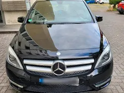 Schwarz Gebraucht 2014 Mercedes B180 Van / Kleinbus | 7.900 € (Guter Preis)