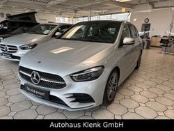 Grau Gebraucht 2023 Mercedes B180 AMG line Van / Kleinbus | 31.990 € (Fairer Preis)