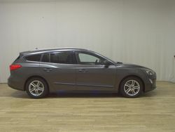 Silber Gebraucht 2019 Ford Focus Cool & Connect Kombi | 9.180 € (Guter Preis)