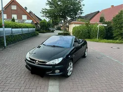 Schwarz Gebraucht 2005 Peugeot 206 CC Cabrio | 1.790 € (Fairer Preis)