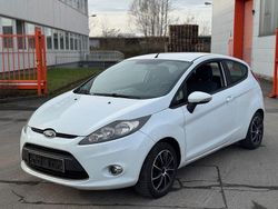 Weiß Gebraucht 2012 Ford Fiesta Champions Edition Kleinwagen | 2.990 € (Fairer Preis)
