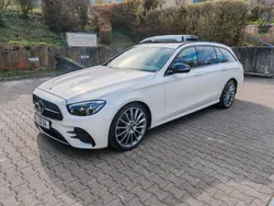 Weiß Gebraucht 2023 Mercedes E220 AMG Kombi | 43.850 € (Fairer Preis)