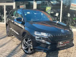 Schwarz Neu 2025 Skoda Karoq SportlinePlus SUV | 37.290 € (Etwas zu teuer)