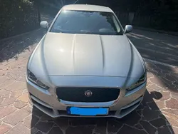 Silber Gebraucht 2017 Jaguar XE Prestige Limousine | 22.000 € (Fairer Preis)