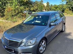 Grau Gebraucht 2010 Mercedes E200 Avantgarde Kombi | 6.999 € (Guter Preis)