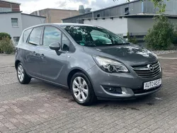 Grau Gebraucht 2015 Opel Meriva Innovation Van / Kleinbus | 8.950 € (Fairer Preis)