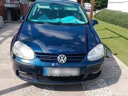 Blau Gebraucht 2005 VW Golf V Kleinwagen | 900 € (Fairer Preis)