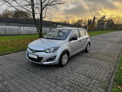 Silber Gebraucht 2013 Hyundai i20 Edition Limousine | 3.550 € (Fairer Preis)