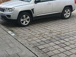 Silber Gebraucht 2011 Jeep Compass SUV | 4.590 €