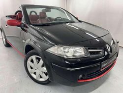 Schwarz (metallic) Gebraucht 2006 Renault Mégane II Coupé | 2.990 €