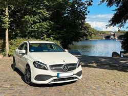 Weiß Gebraucht 2018 Mercedes A180 AMG Limousine | 18.399 € (Superpreis)