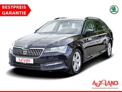 Schwarzmetallic (metallic) Gebraucht 2021 Skoda Superb Ambition Kombi | 26.990 € (Etwas zu teuer)