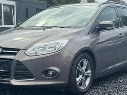 Braun Gebraucht 2014 Ford Focus SYNC Edition Kombi | 5.300 € (Guter Preis)