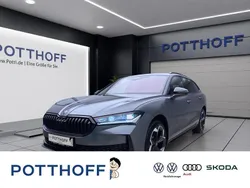 Graphitegrau metallic Neu 2025 Skoda Superb SportLine Kombi | 51.940 € (Fairer Preis)