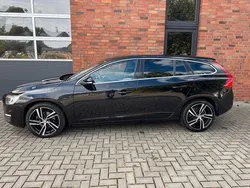 Schwarz Gebraucht 2014 Volvo V60 Momentum Kombi | 9.750 € (Guter Preis)