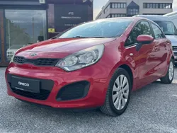 Rot Gebraucht 2012 Kia Rio 2 Limousine | 2.980 € (Guter Preis)