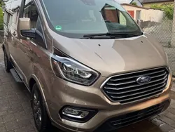 Grau Gebraucht 2020 Ford Tourneo Custom Titanium X Van / Kleinbus | 38.000 € (Guter Preis)