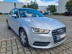 Silber Gebraucht 2013 Audi A3 Attraction Limousine | 4.700 €