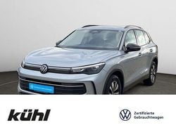 Oyster silver metallic Gebraucht 2024 VW Tiguan Goal SUV | 36.290 € (Superpreis)