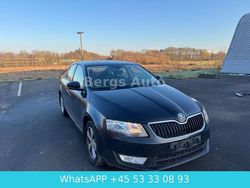 Schwarz Gebraucht 2015 Skoda Octavia Elegance Limousine | 6.700 € (Superpreis)