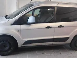 Silber Gebraucht 2014 Ford Tourneo Connect Ambiente Van / Kleinbus | 4.800 € (Fairer Preis)