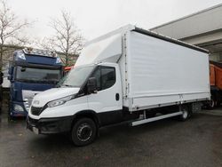 Weiss Gebraucht 2020 Iveco Daily Van | 28.441 €