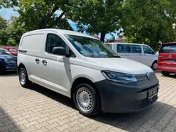 Weiß Gebraucht 2021 VW Caddy Van / Kleinbus | 13.980 €