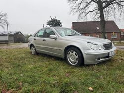 Silber Gebraucht 2005 Mercedes C200 Limousine | 2.250 €