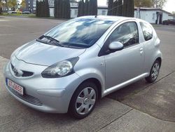 Silber (metallic) Gebraucht 2006 Toyota Aygo Cool Kleinwagen | 2.490 € (Fairer Preis)