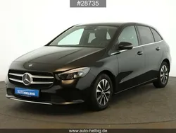 Schwarz Gebraucht 2022 Mercedes B180 Style Van / Kleinbus | 22.590 € (Guter Preis)