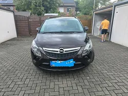 Braun Gebraucht 2016 Opel Zafira Tourer Van / Kleinbus | 12.990 €