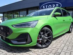 Mean grün Neu 2025 Ford Focus ST Kombi | 42.990 € (Teuer)