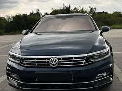 Blau Gebraucht 2017 VW Passat R-line Kombi | 17.500 € (Guter Preis)