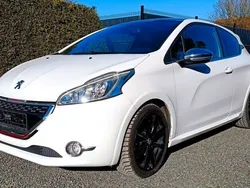 Weiß Gebraucht 2014 Peugeot 208 GTi Kleinwagen | 8.499 € (Fairer Preis)
