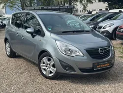 Grau Gebraucht 2011 Opel Meriva Van / Kleinbus | 6.490 € (Fairer Preis)