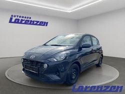 Aurora grey / met (grau) Gebraucht 2022 Hyundai i10 Edition 30 Kleinwagen | 13.480 € (Fairer Preis)
