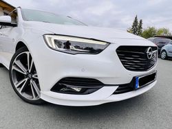 Weiß Gebraucht 2018 Opel Insignia Exklusiv Limousine | 21.000 €