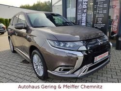 Braun Gebraucht 2020 Mitsubishi Outlander P-HEV Plus SUV | 22.450 € (Etwas zu teuer)