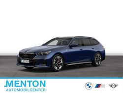 Blau Gebraucht 2025 BMW 540 Kombi | 67.878 € (Guter Preis)