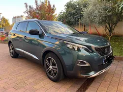 Grau Gebraucht 2017 Peugeot 5008 Allure Van / Kleinbus | 13.990 € (Teuer)