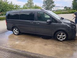 Grau Gebraucht 2023 Mercedes V220 Edition Van / Kleinbus | 48.000 € (Superpreis)