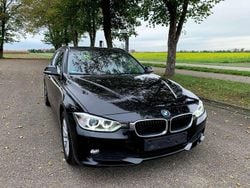 Black sapphire metallic Gebraucht 2013 BMW 318 Kombi | 7.490 € (Guter Preis)