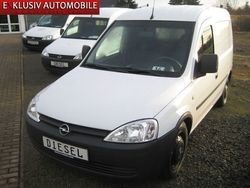 Weiß Gebraucht 2007 Opel Combo Van / Kleinbus | 6.880 €