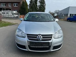 Silber Gebraucht 2009 VW Jetta Comfortline Limousine | 6.200 € (Fairer Preis)