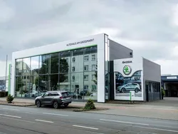 Weiss Gebraucht 2021 Skoda Karoq Ambition SUV | 19.790 € (Superpreis)