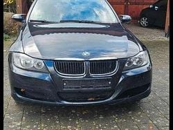 Schwarz Gebraucht 2006 BMW 320 Limousine | 2.200 € (Superpreis)