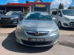 Rot Gebraucht 2010 Opel Astra Limousine | 1.750 € (Fairer Preis)
